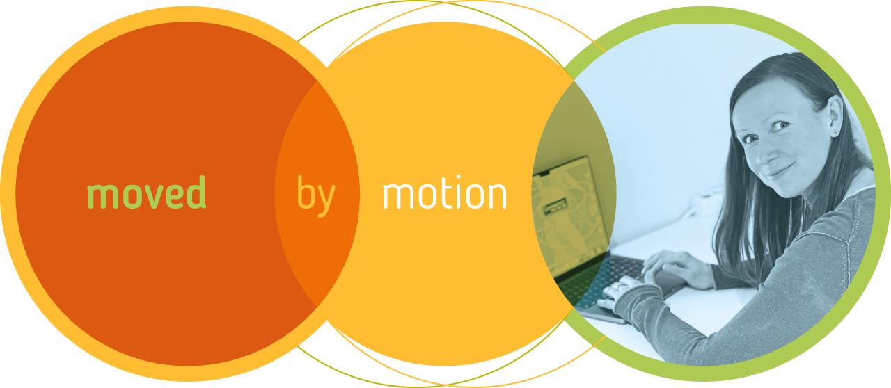 Sina Allkemper beim beantworten der Emails.